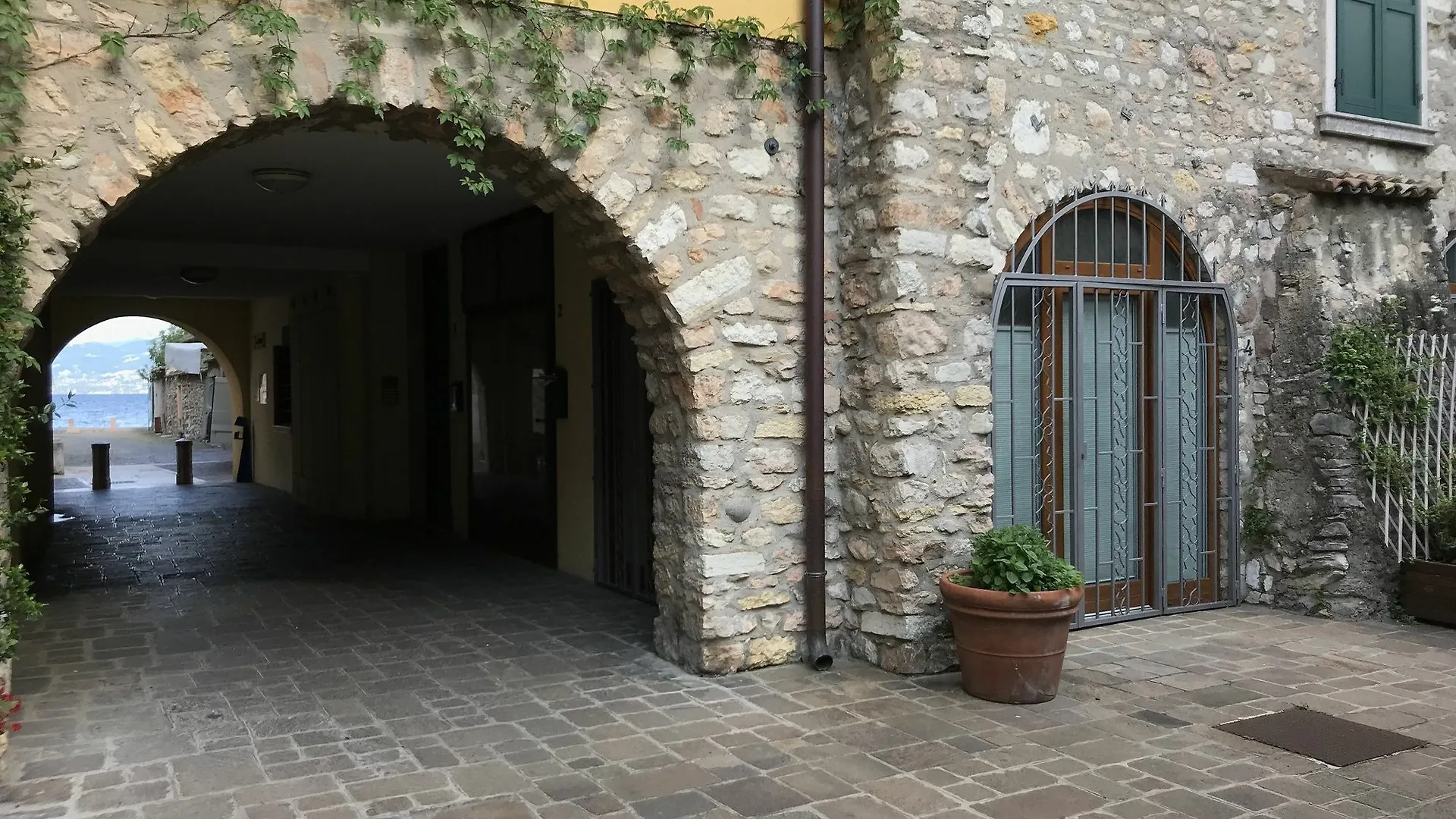Appartamento Casa Portici Torri Del Benaco