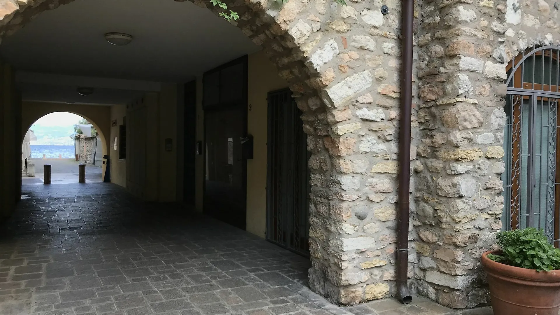 Appartamento Casa Portici Torri Del Benaco 0*,  Italia